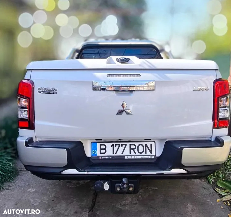 Mitsubishi L200 Double Cab 2.2 DI-D M/T Intense - 8