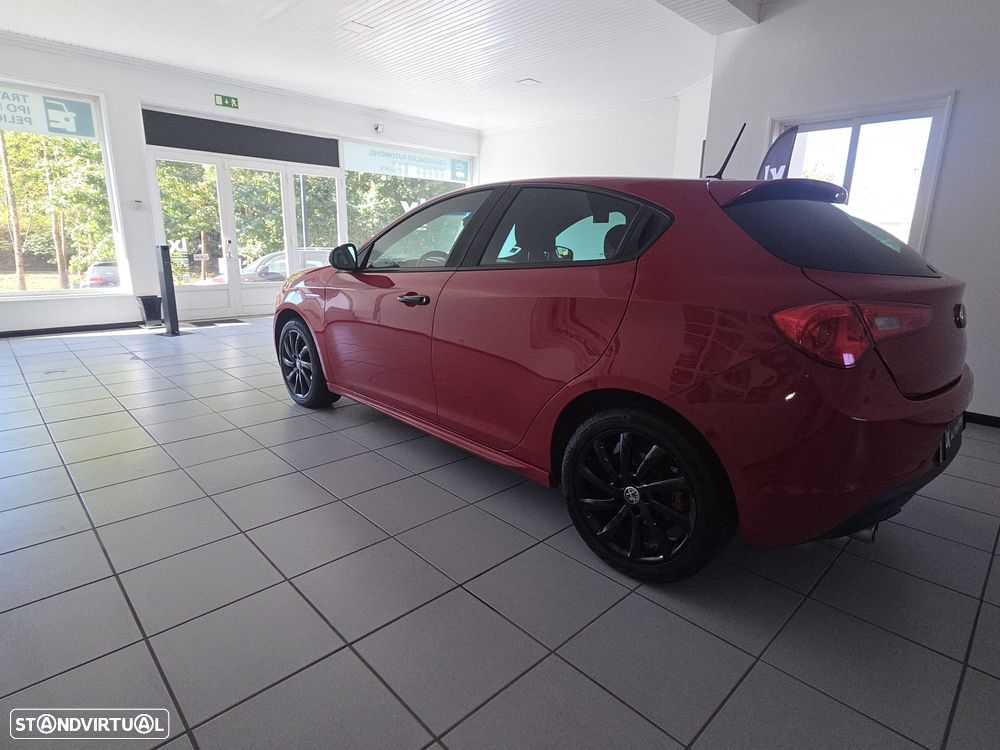 Alfa Romeo Giulietta 2.0 JTDM Distinctive - 10