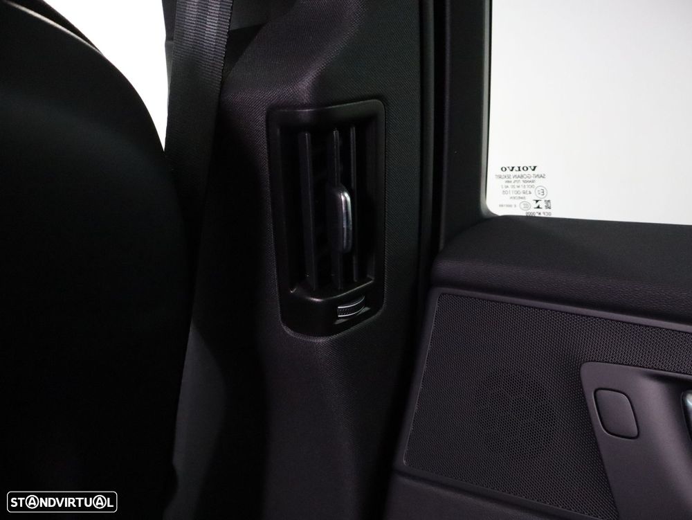 Volvo XC 60 2.0 T6 PHEV Inscription AWD - 22