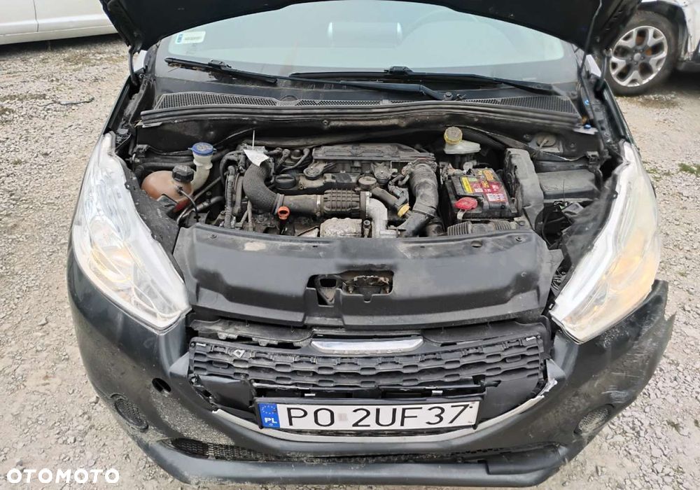 Peugeot 208 - 6