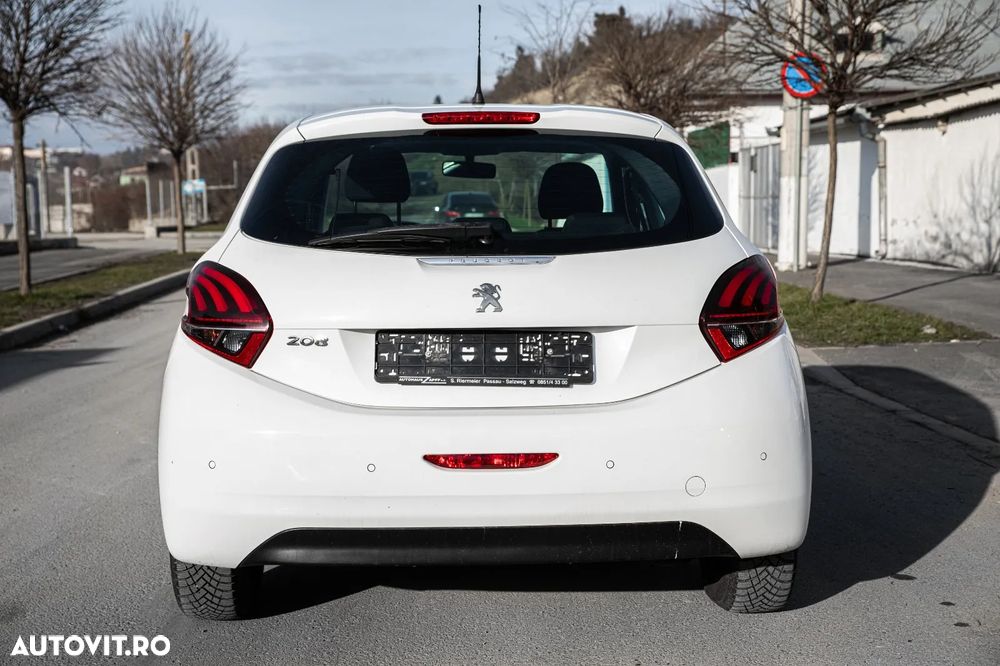 Peugeot 208 - 4