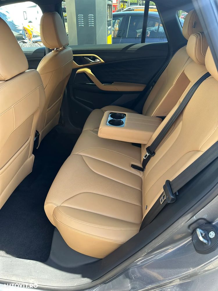 MG HS 1.5 T-GDi 7DCT Exclusive - 13