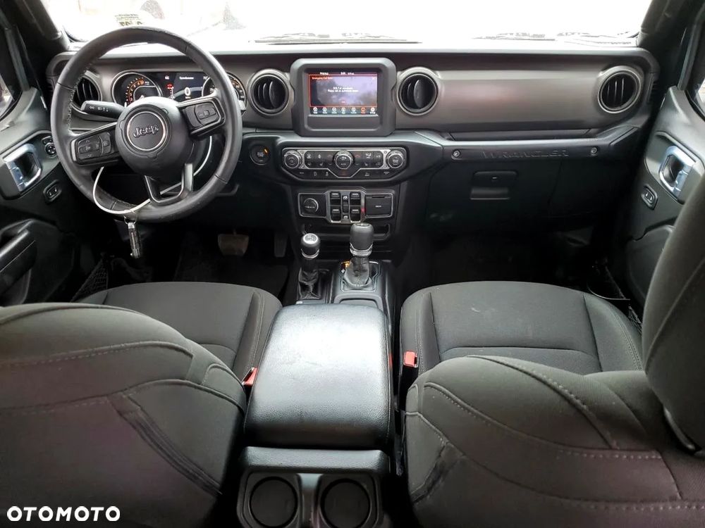Jeep Wrangler - 9