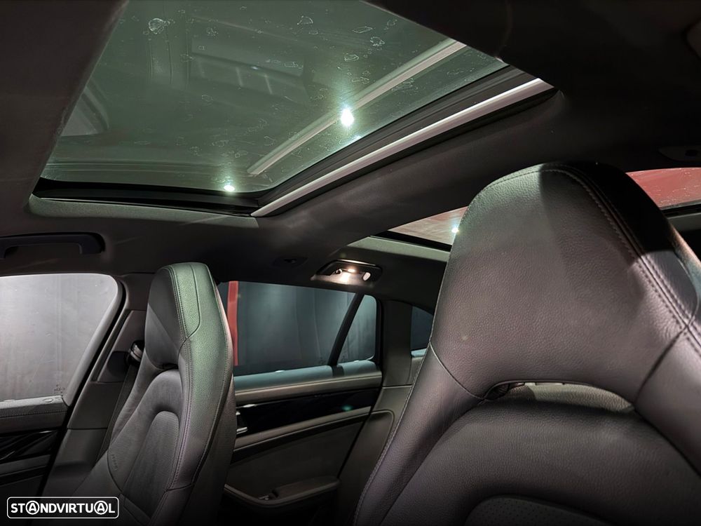 Porsche Panamera Sport Turismo 4 E-Hybrid - 20