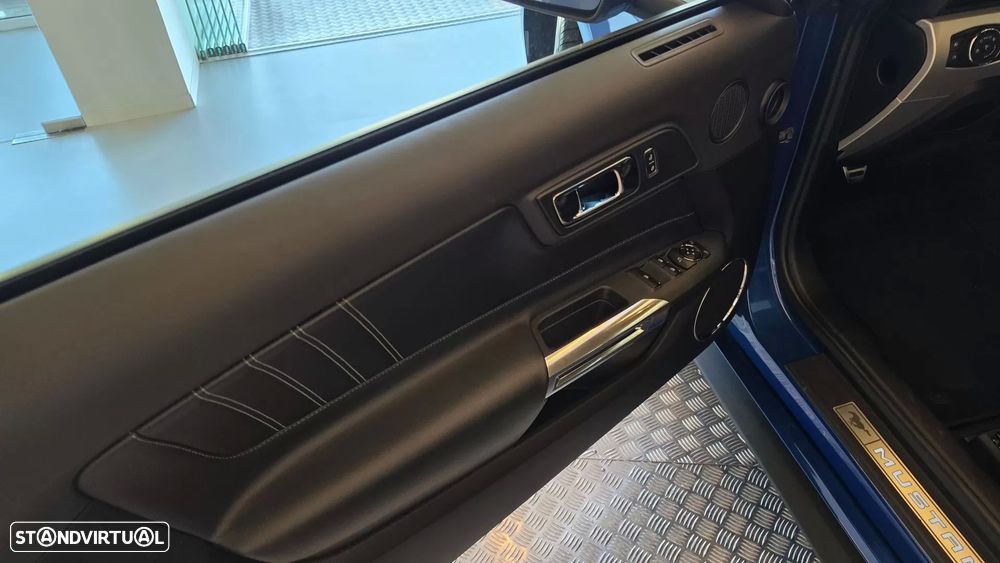 Ford Mustang Cabrio 2.3 Eco Boost - 40