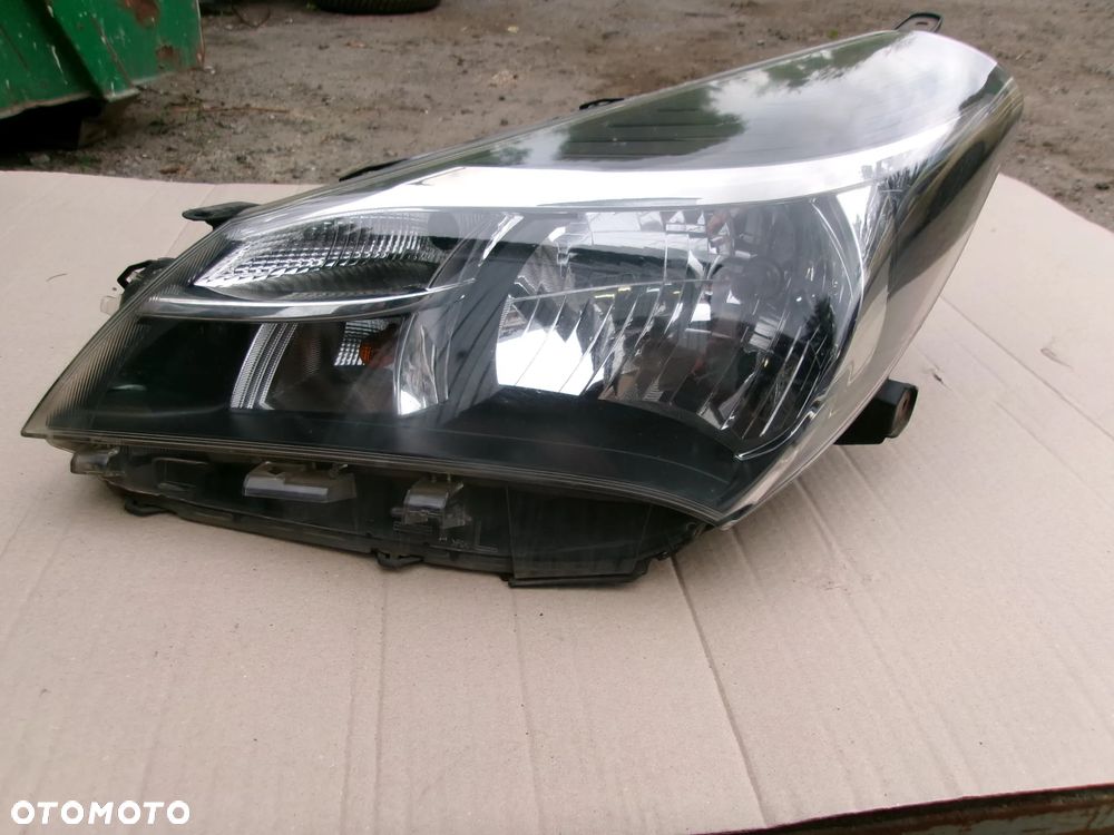 LAMPA PRZÓD LEWA TOYOTA YARIS III  LIFT 14-17 - 1