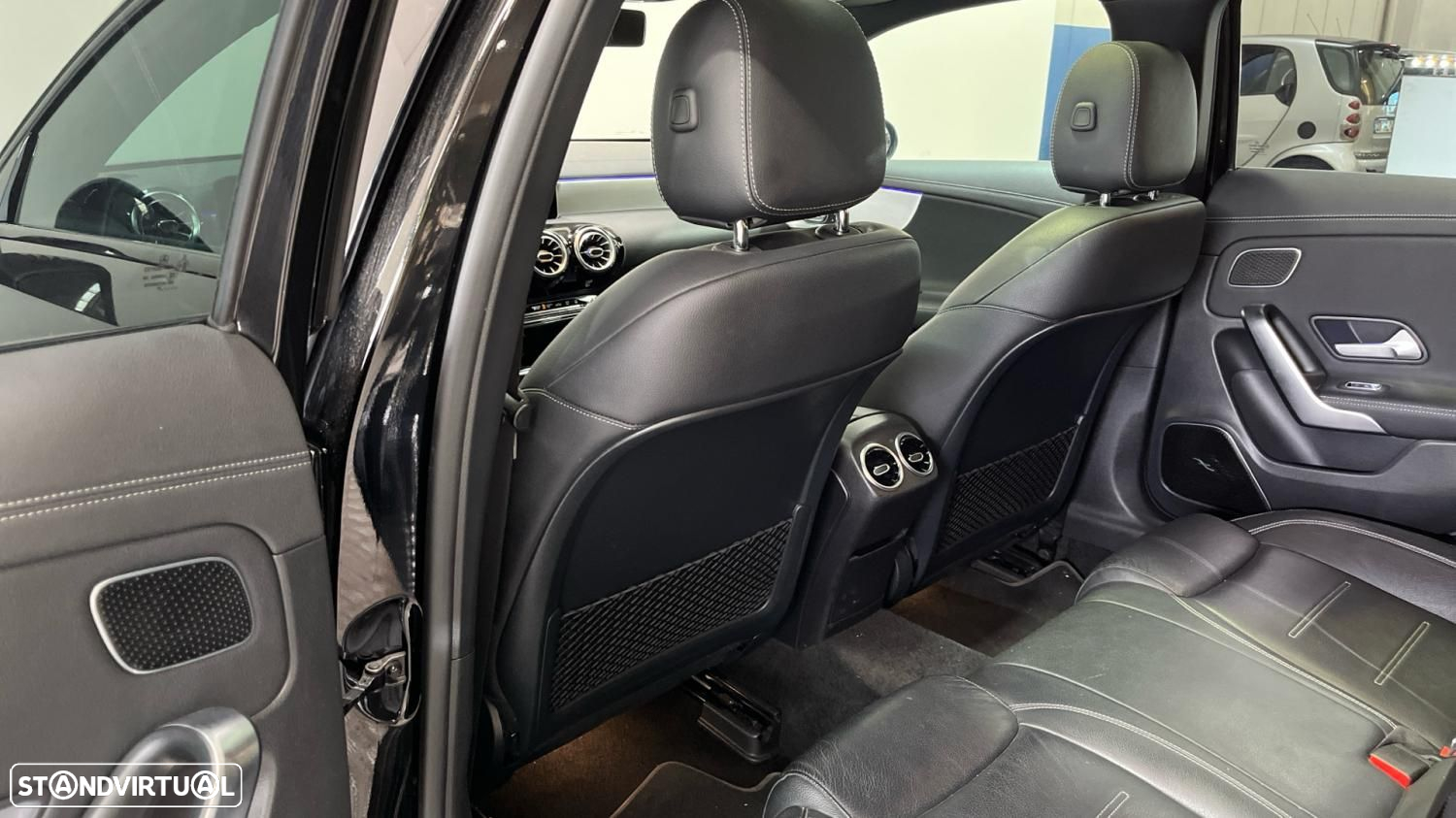 Mercedes-Benz A 250 Limousine e AMG Line - 13