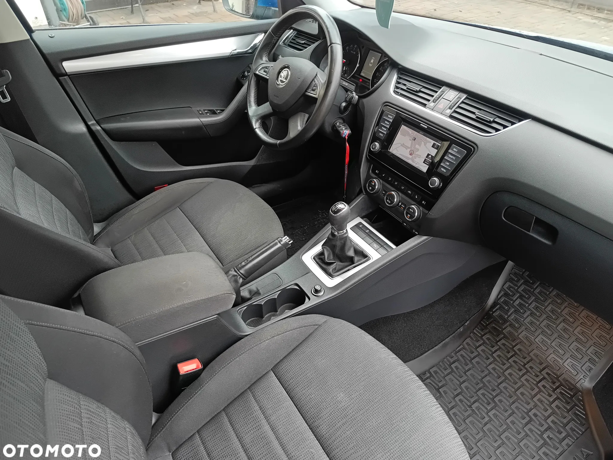 Skoda Octavia 1.6 TDI DPF Ambiente - 13