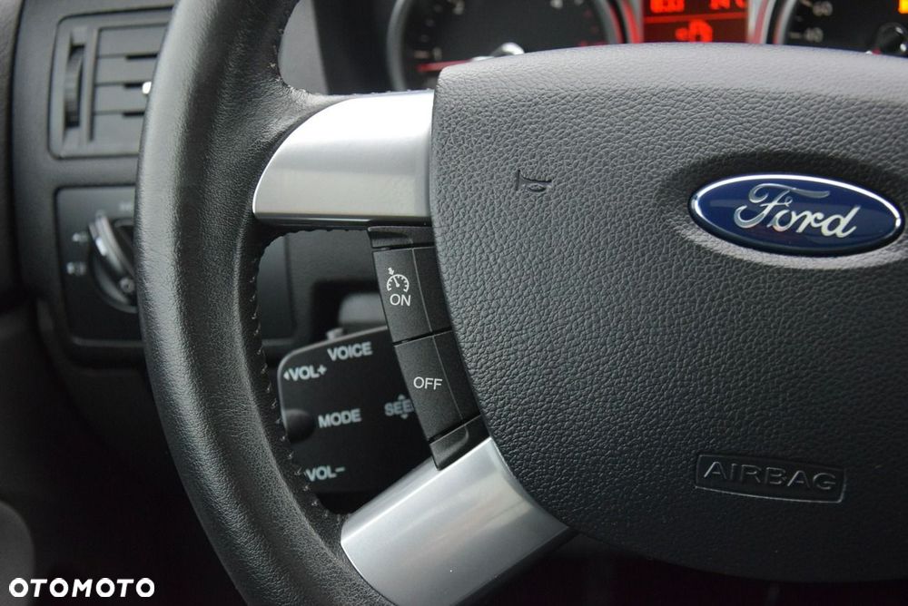Ford Kuga 2.0 TDCi 4x4 Titanium - 37