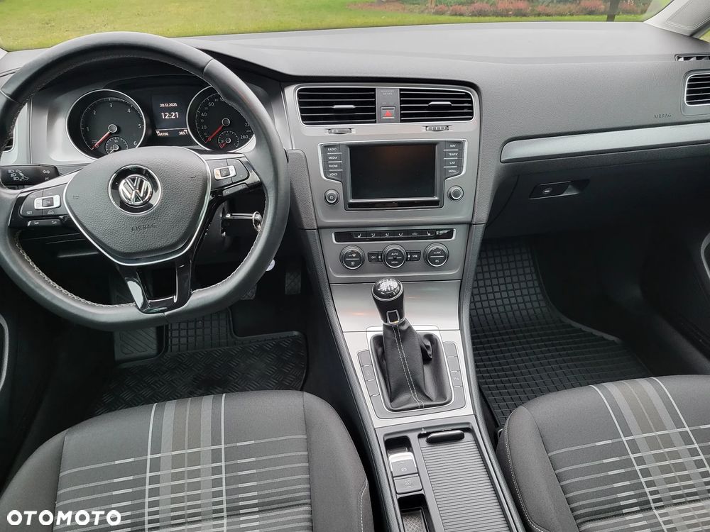 Volkswagen Golf 2.0 TDI BlueMotion Technology Lounge - 21