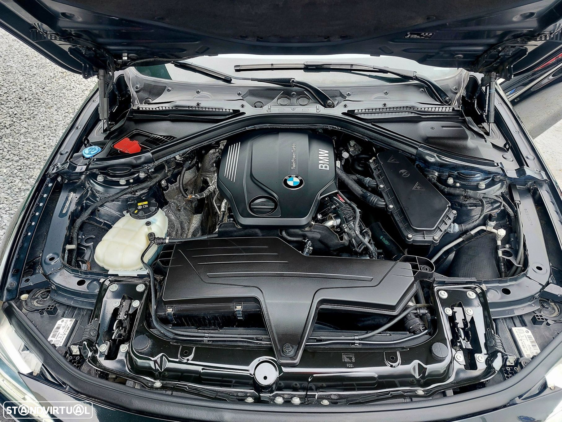 BMW 318 d Touring Line Sport - 23