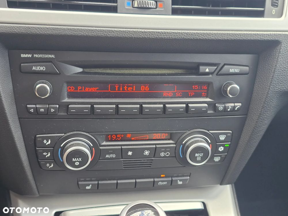 BMW Seria 3 320i - 25