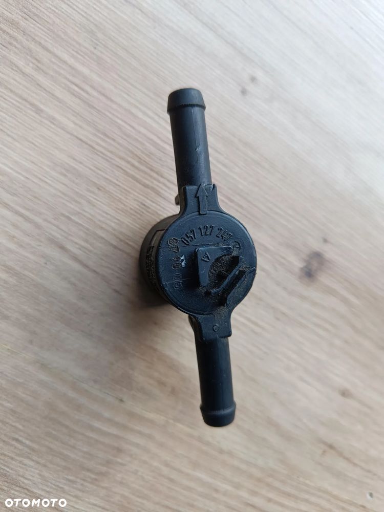 AUDI VW ZAWÓR ZWROTNY PALIWA FILTR ZAWOREK 057127247K - 2