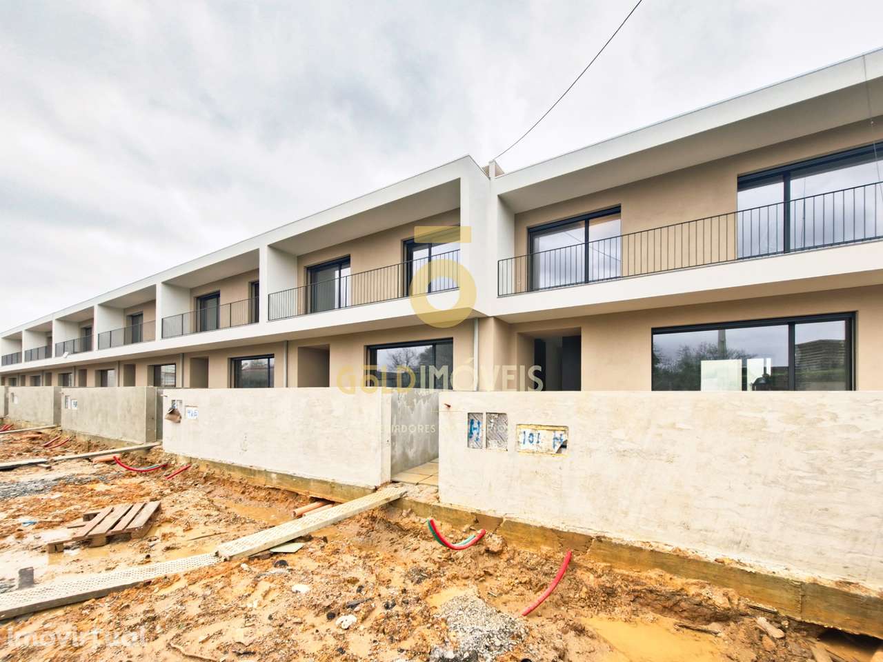 Moradia em Banda T3 Venda em Loureiro,Oliveira de Azeméis - Grande imagem: 2/17