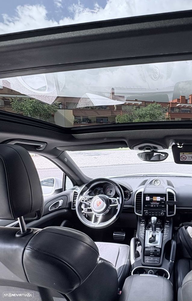 Porsche Cayenne S E-Hybrid - 15
