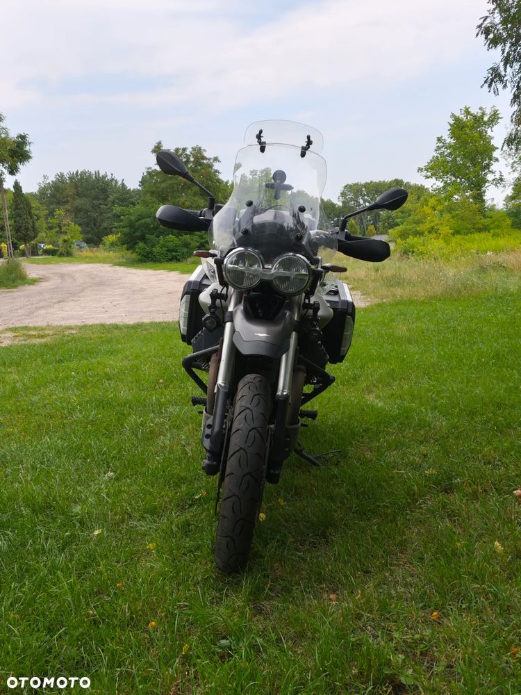 Moto Guzzi V85 - 4
