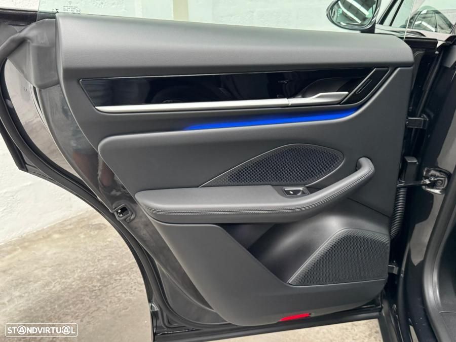 Porsche Macan Electric 4 - 55