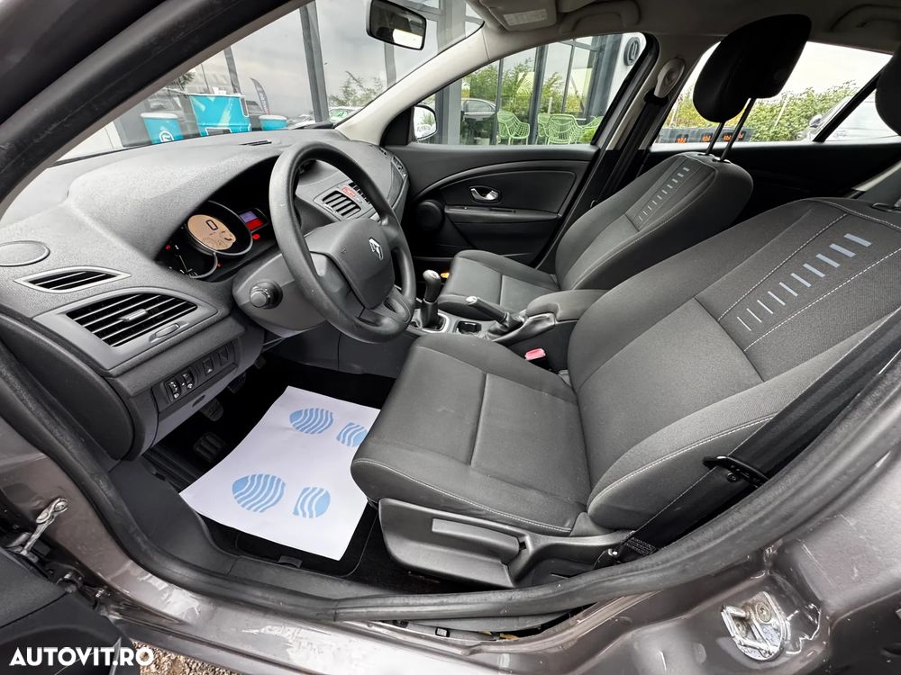 Renault Megane 1.6 16V 100 Authentique - 11