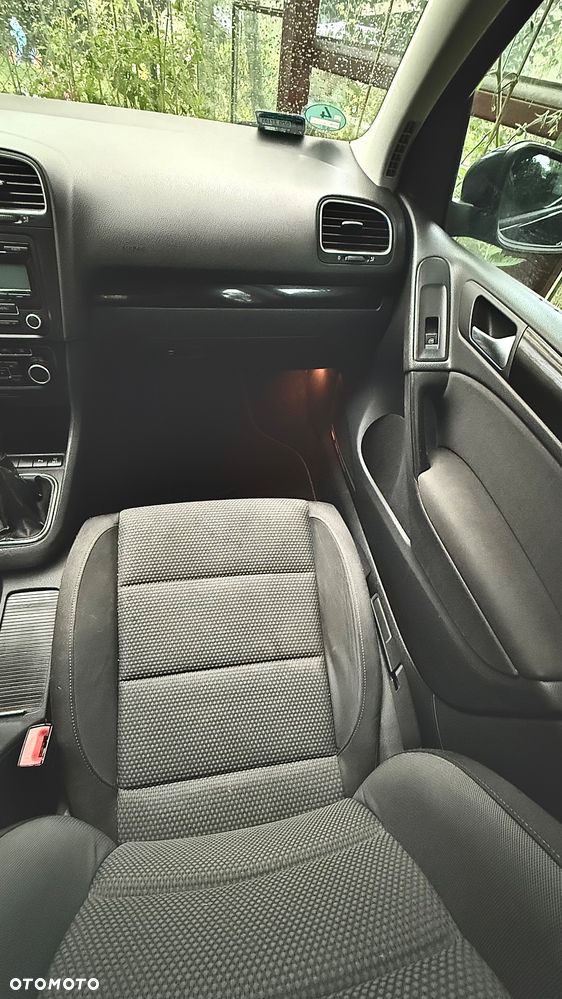 Volkswagen Golf - 22
