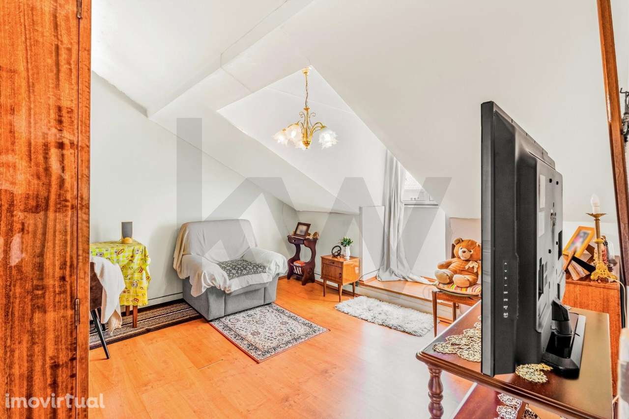 T4 ao lado da Universidade Autónoma de Lisboa (junto à Avenida da Libe - Grande imagem: 4/19