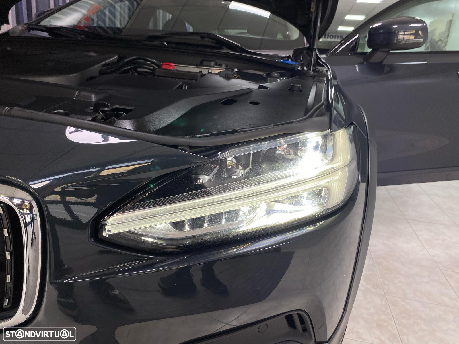 Volvo V90 Cross Country 2.0 D4 Pro AWD Geartronic - 14