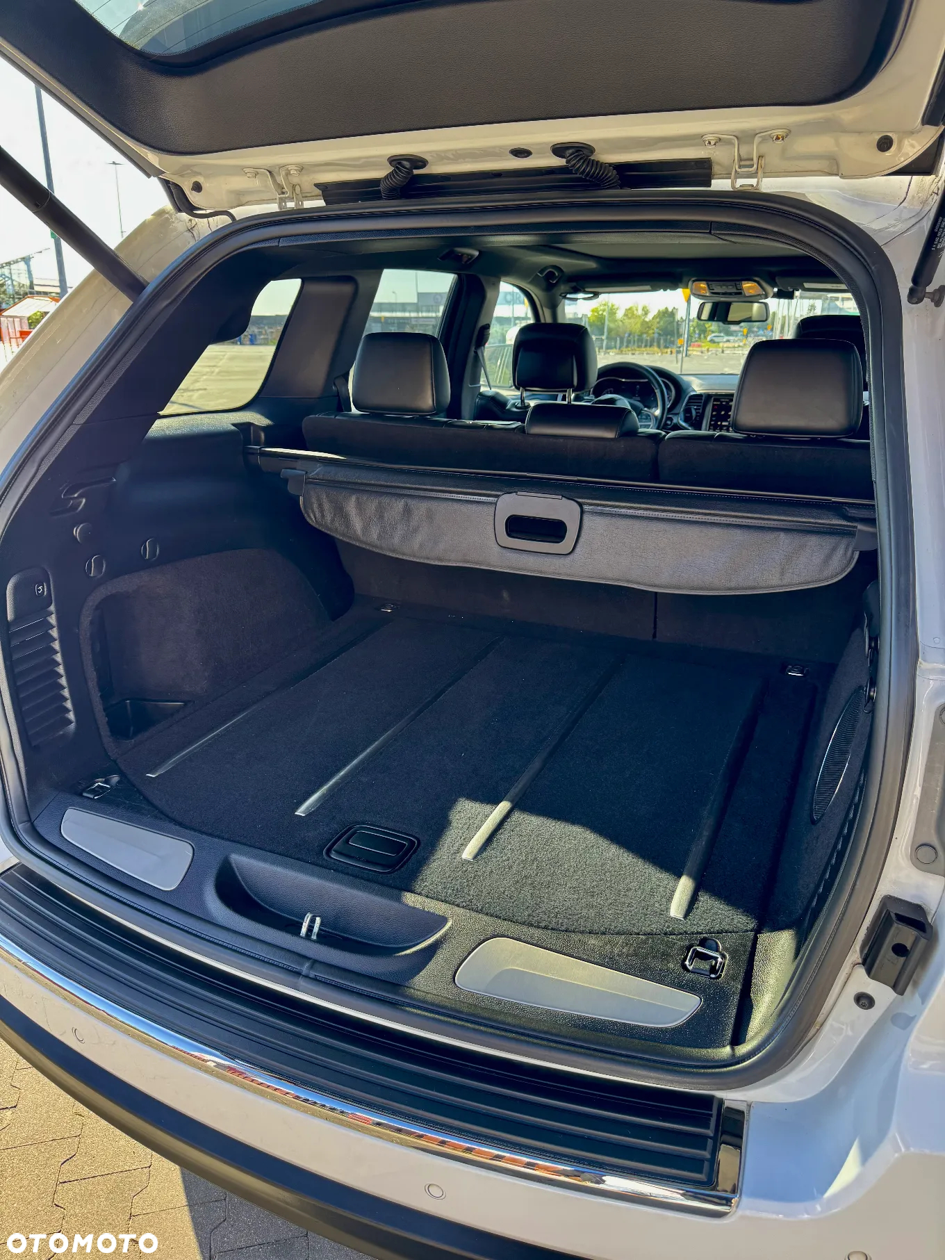 Jeep Grand Cherokee - 14