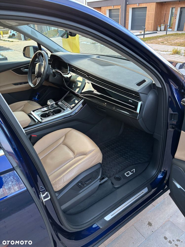 Audi Q7 - 10