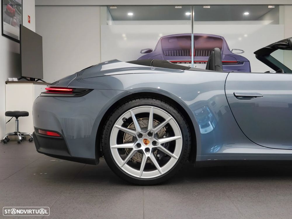 Porsche 911 (992) Carrera - 9