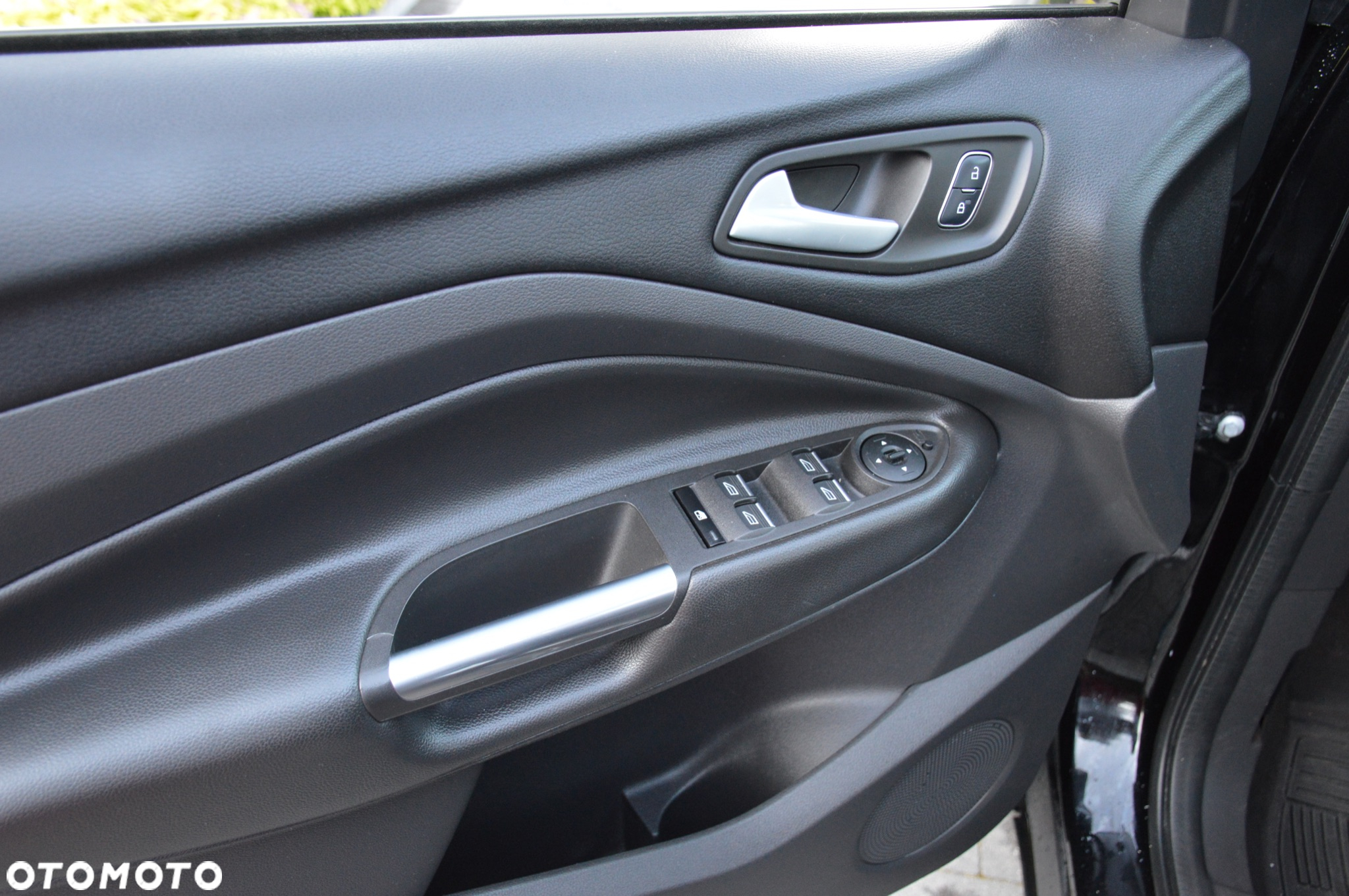 Ford Kuga 1.5 EcoBoost 2x4 Black & Silver - 34