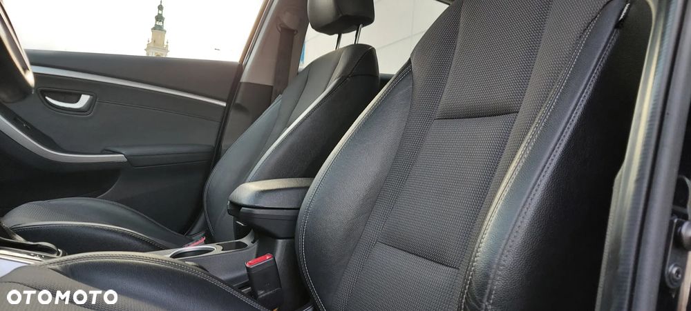 Hyundai i30 1.6 CRDi Premium - 17