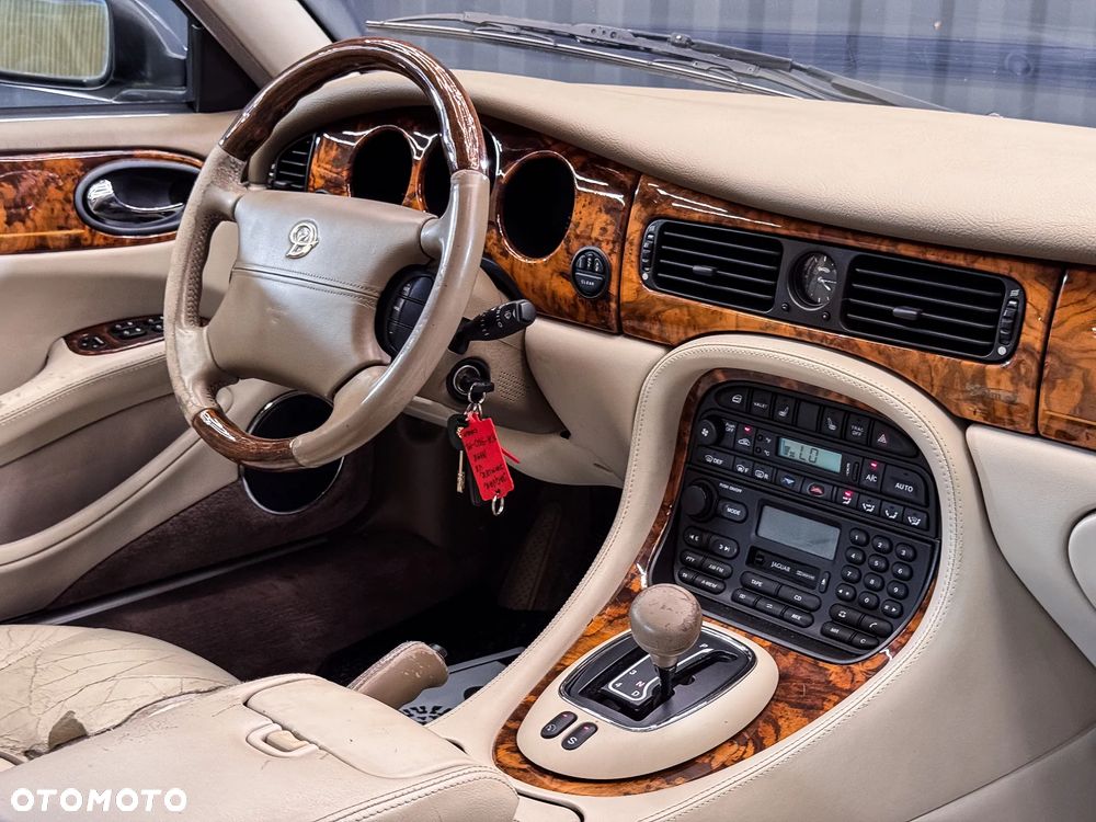 Jaguar Daimler 8 - 23