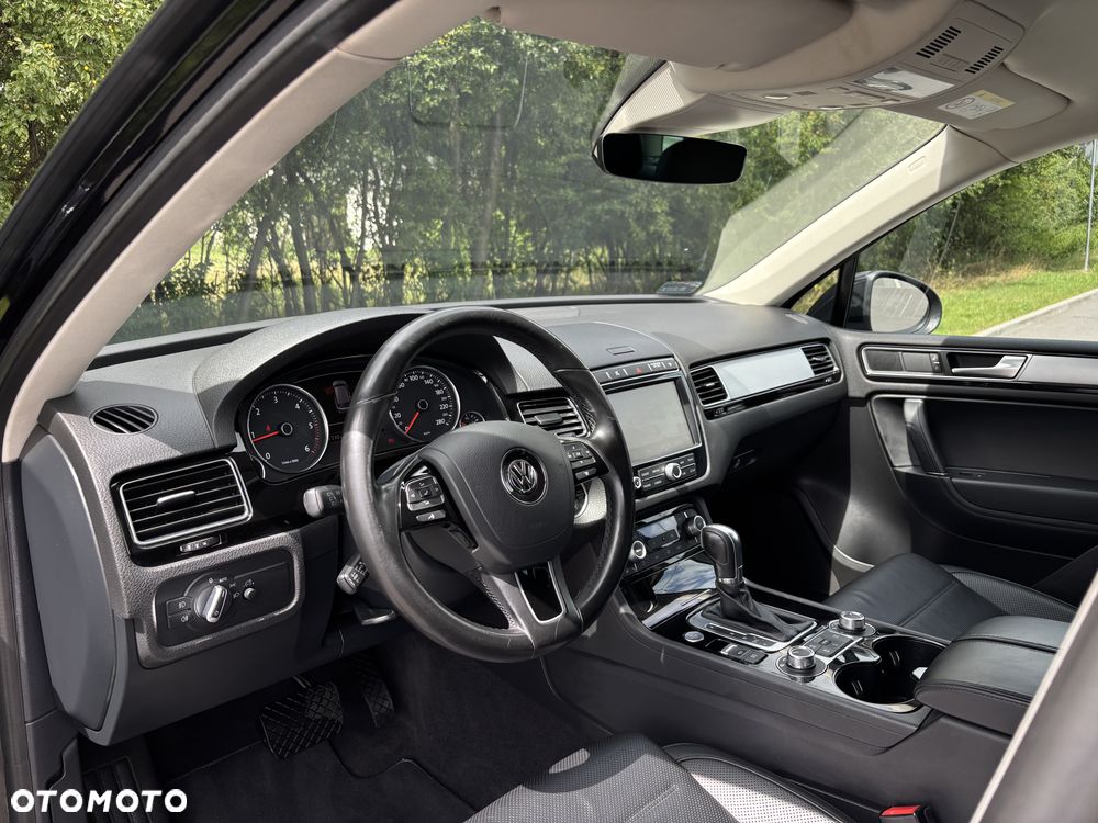 Volkswagen Touareg 3.0 V6 TDI BMT Business Line - 16