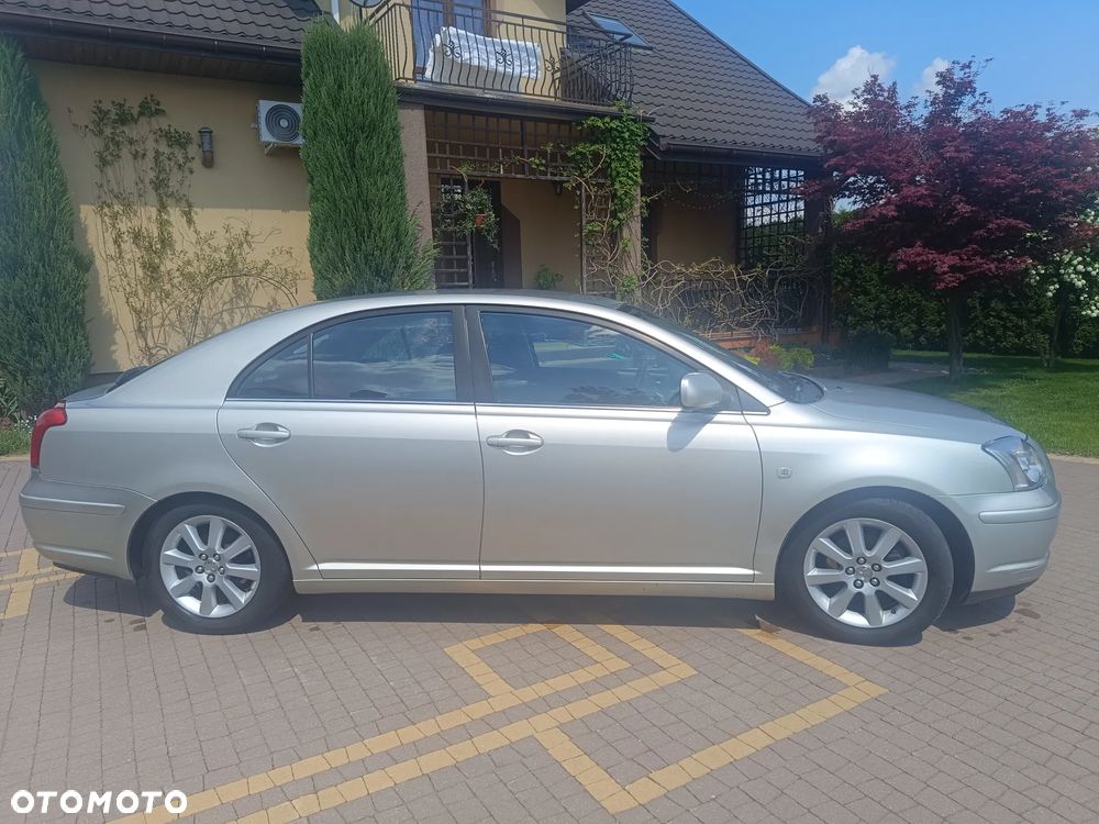 Toyota Avensis 1.8 VVT-i Sol - 4