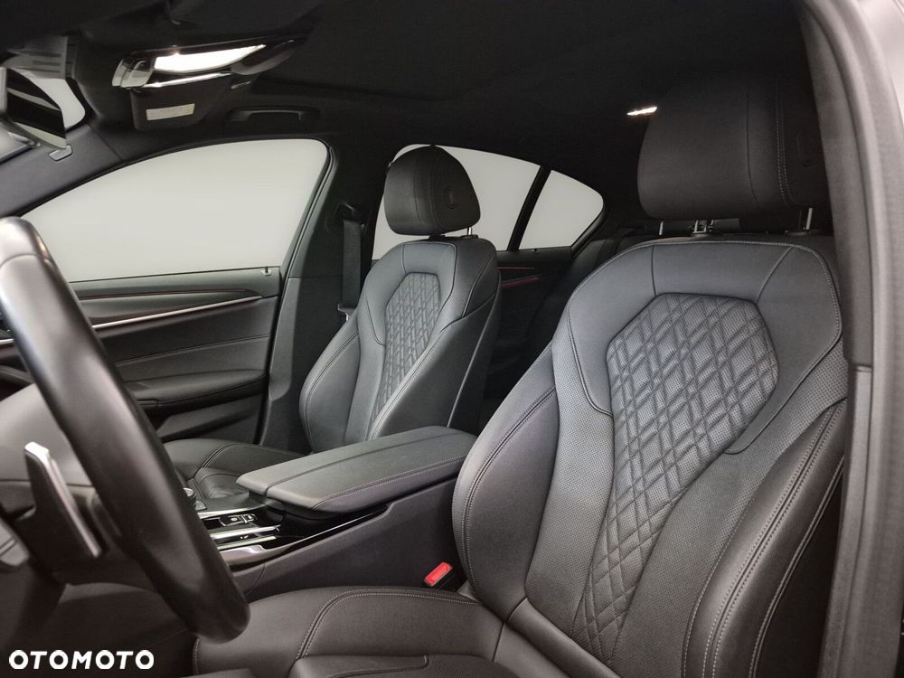 BMW Seria 5 540d xDrive mHEV M Sport sport - 13