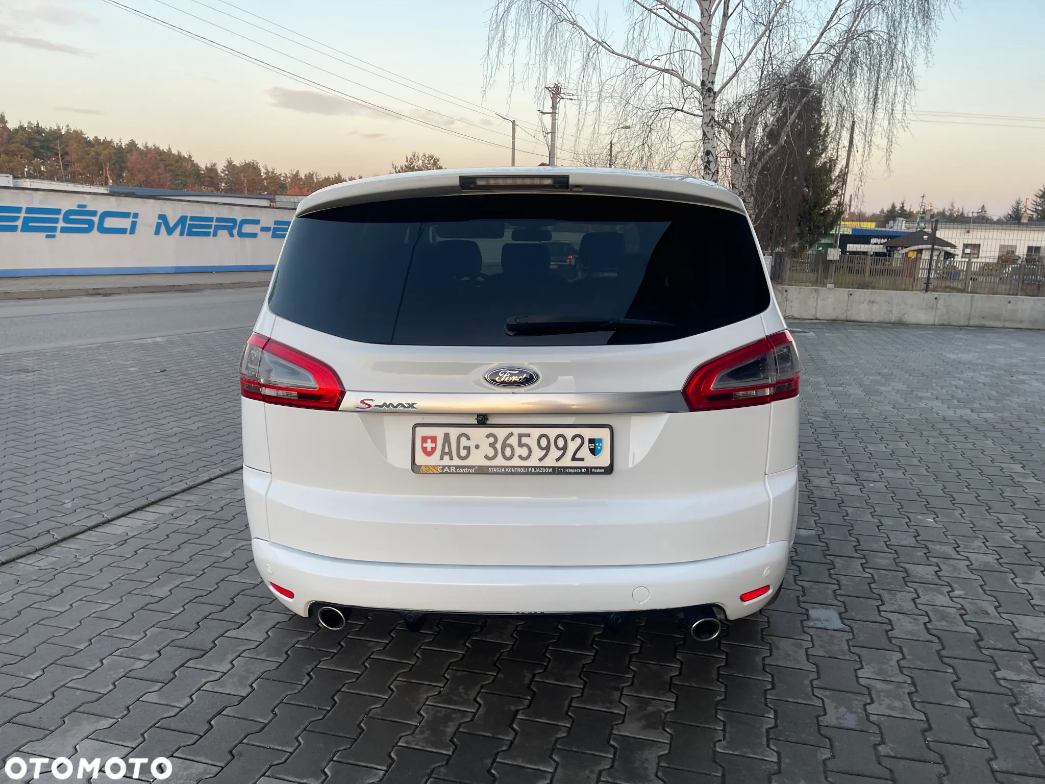 Ford S-Max - 12