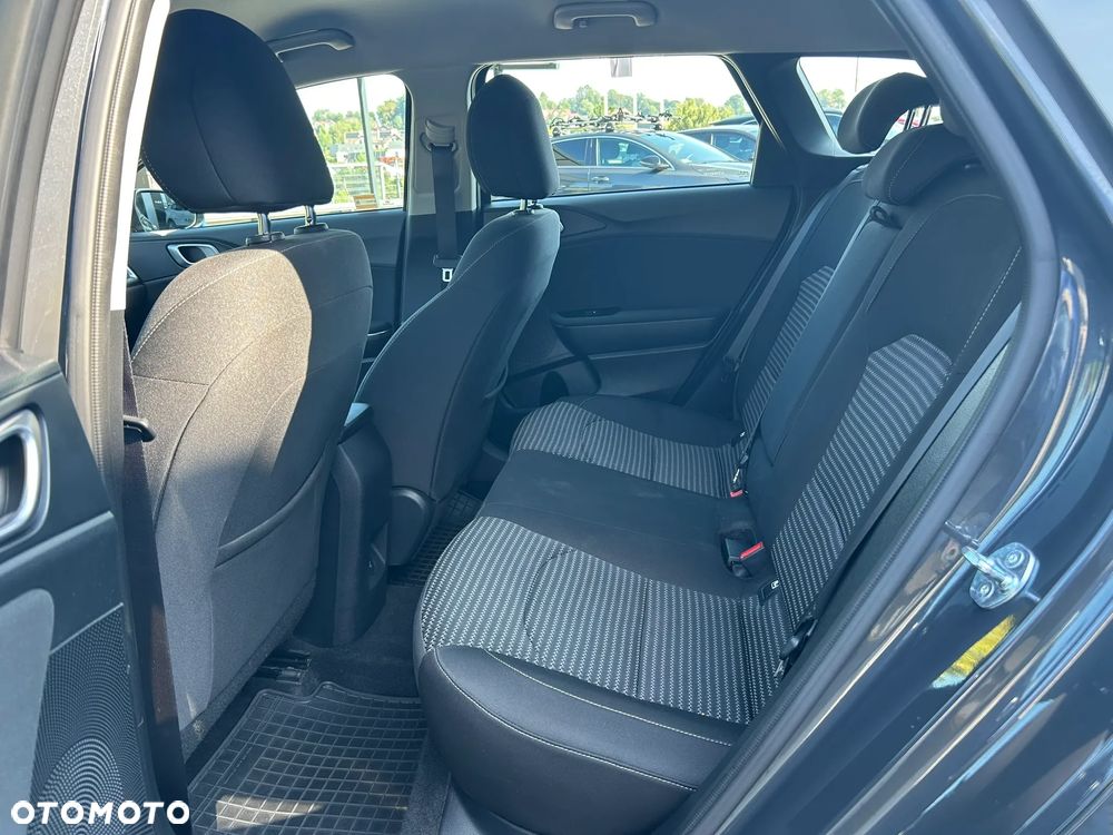Kia Ceed 1.5 T-GDI M - 9