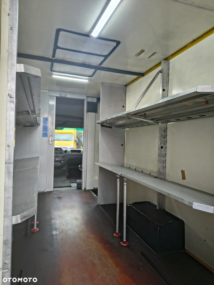 Mercedes-Benz Sprinter - 11