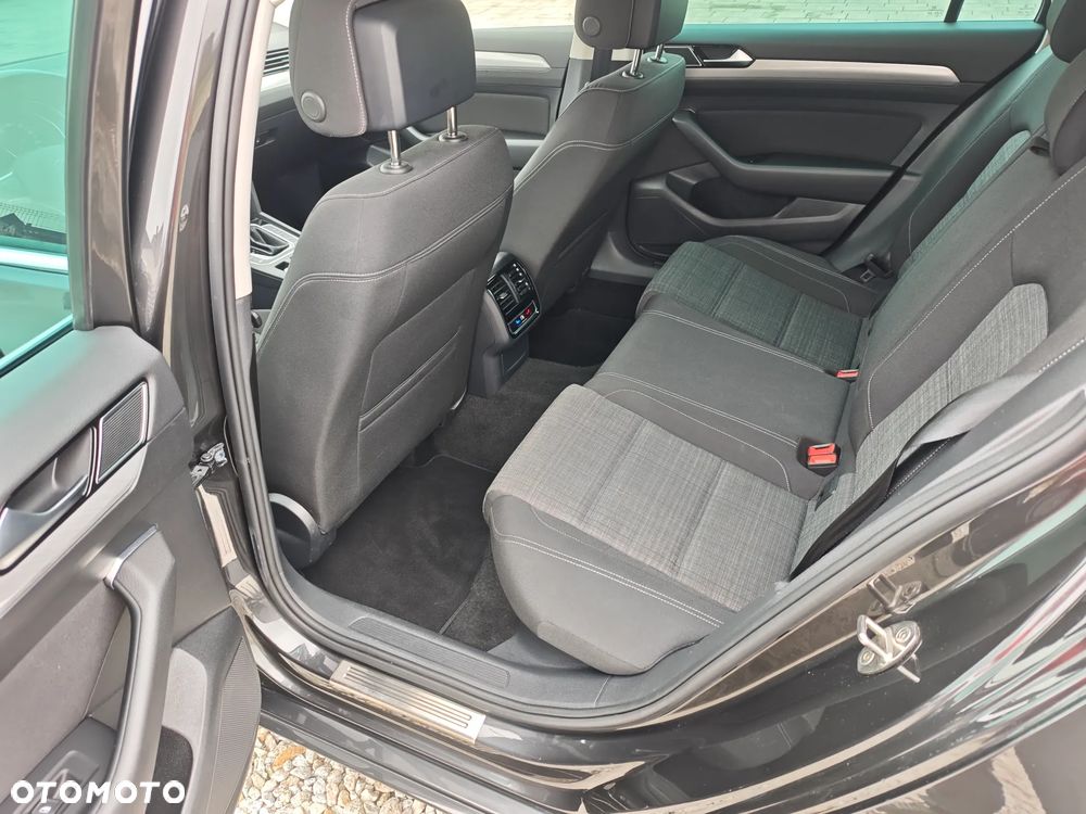 Volkswagen Passat 2.0 TDI EVO Elegance DSG - 15