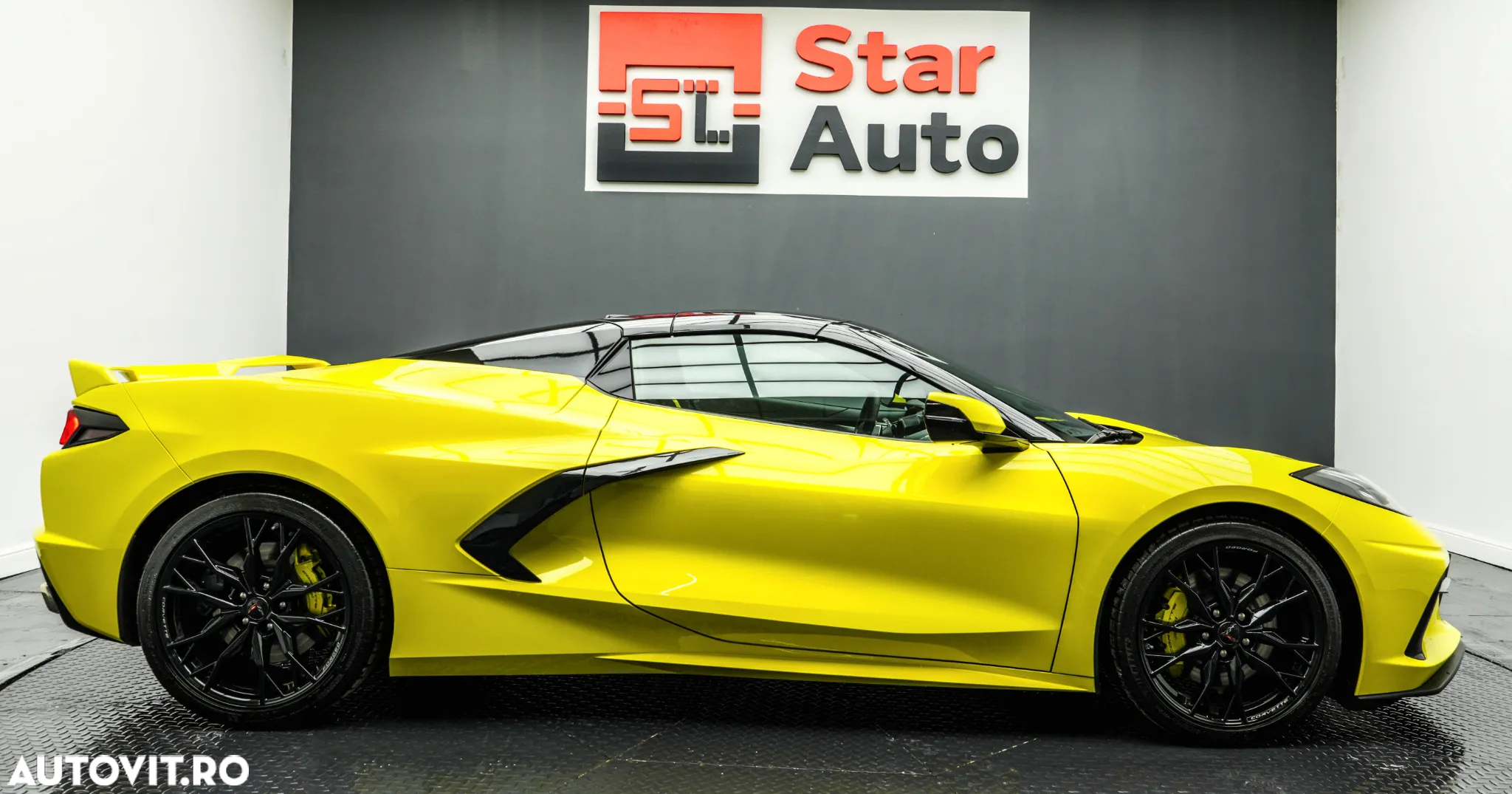 Chevrolet Corvette - 12