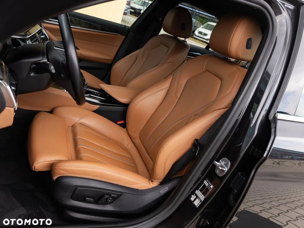 BMW Seria 5 518d mHEV Luxury Line - 18