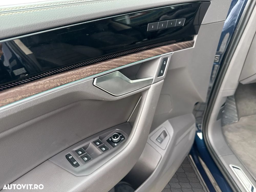 Volkswagen Touareg V6 TDI 4MOTION Elegance - 12