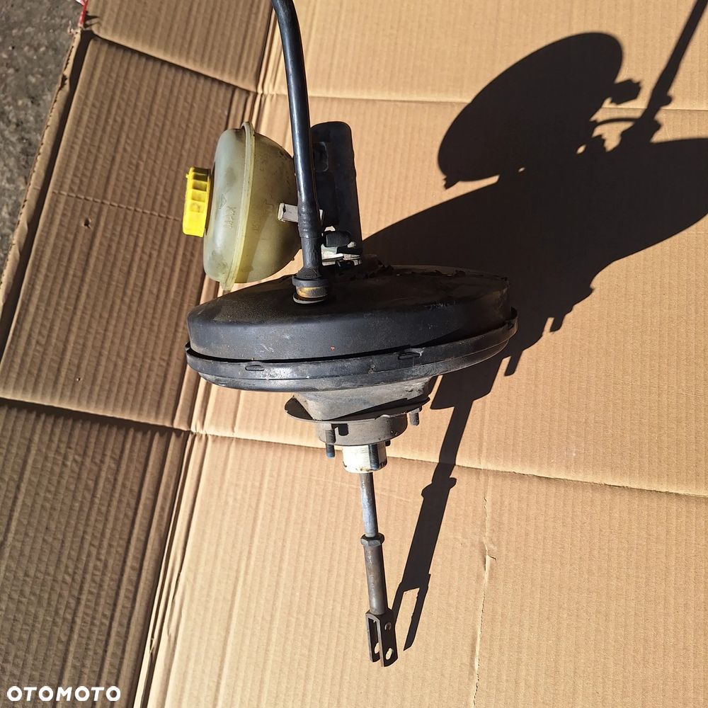 SERWO HAMULCOWE AUDI 80 2.0 8a06121105c - 2