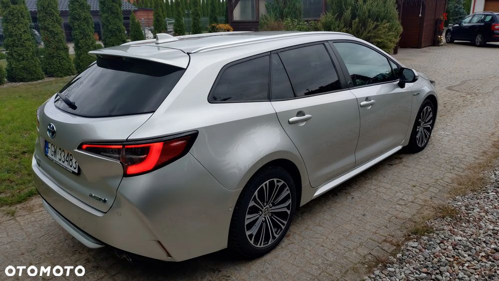 Toyota Corolla 2.0 Hybrid Team Deutschland - 8