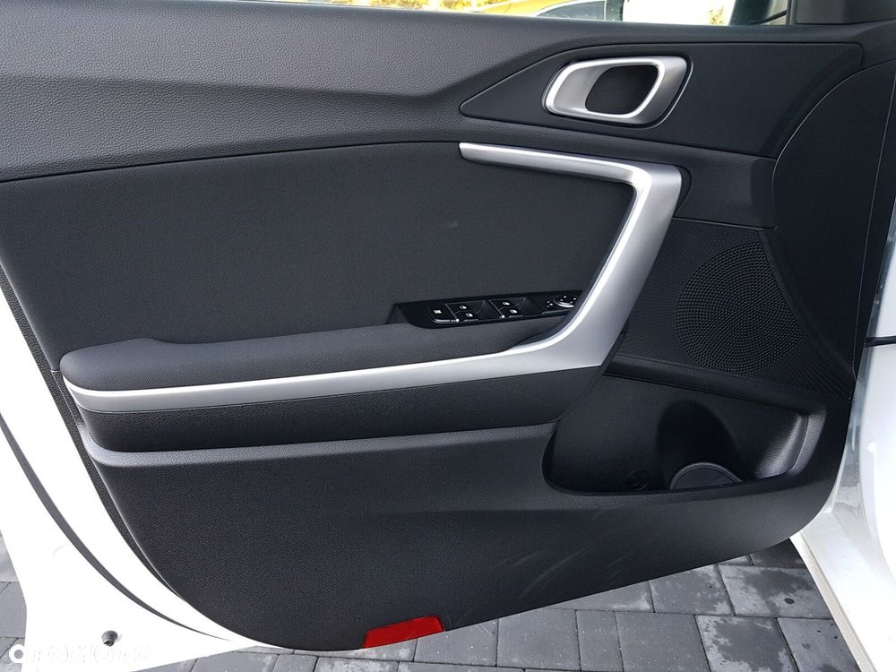 Kia Ceed 1.5 T-GDI M DCT - 14