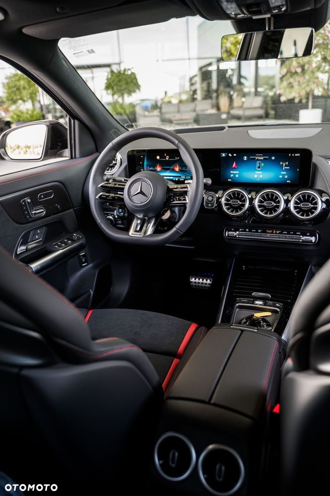 Mercedes-Benz GLA - 29