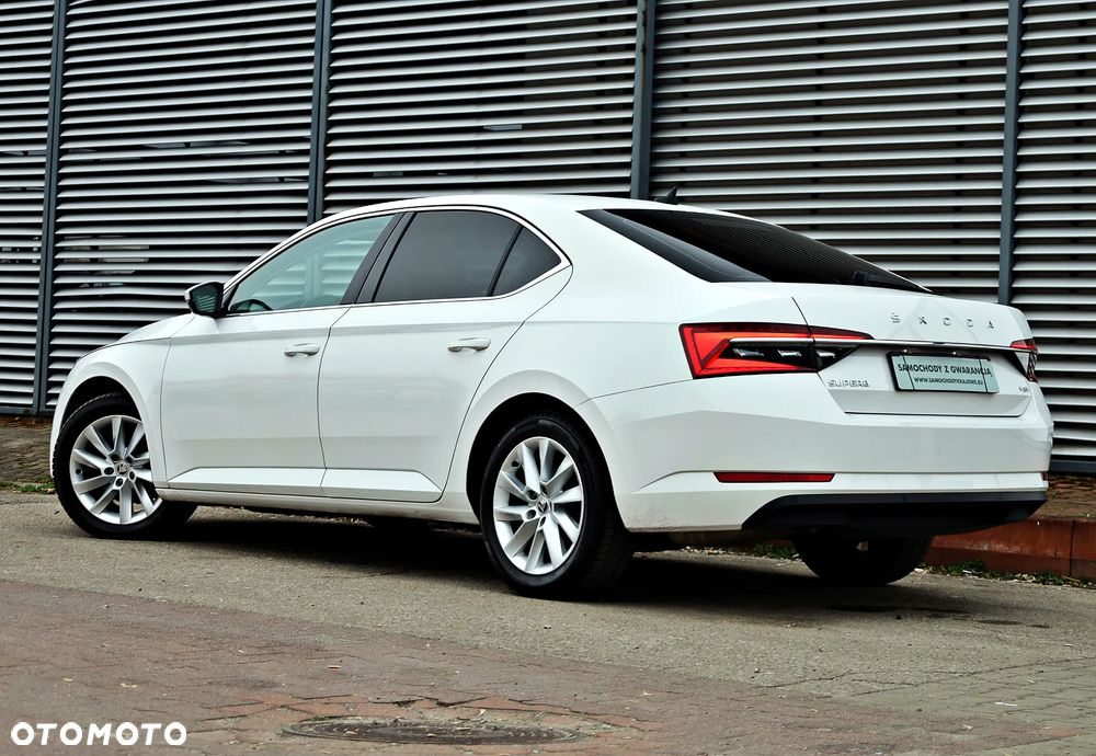 Skoda Superb 2.0 TDI SCR 4x4 Ambition DSG - 9