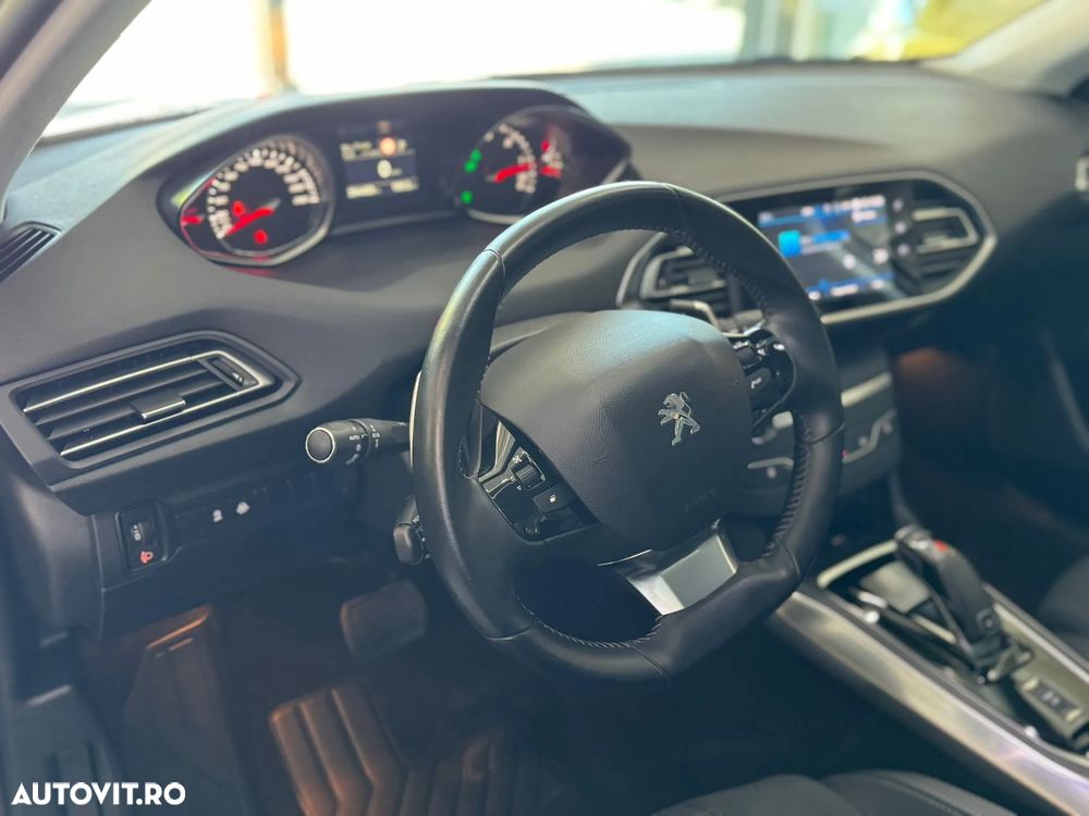 Peugeot 308 BlueHDi 130 EAT8 Allure - 11
