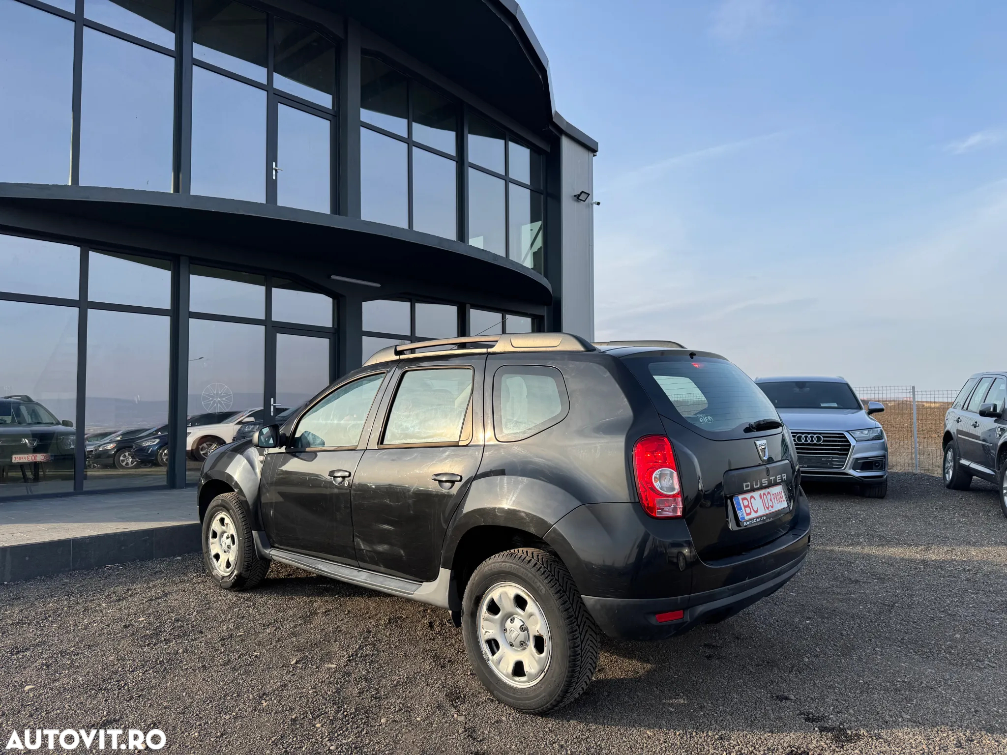Dacia Duster 1.6 4x2 Laureate - 10