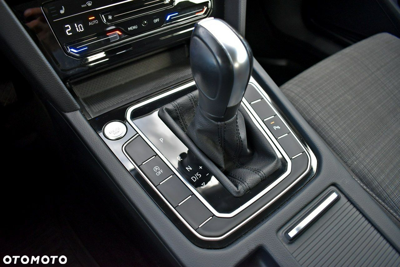 Volkswagen Passat 1.5 TSI EVO Business DSG - 25