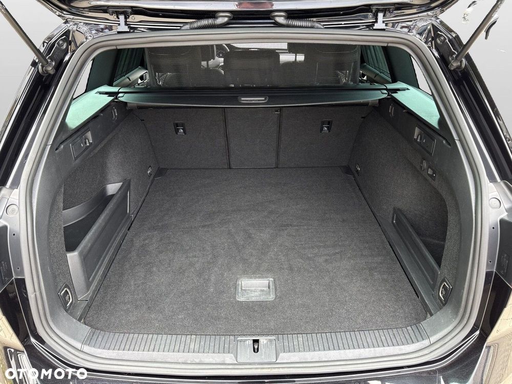 Volkswagen Passat - 35